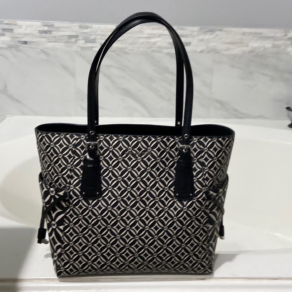 Michael Kors Voyager East West Tote
